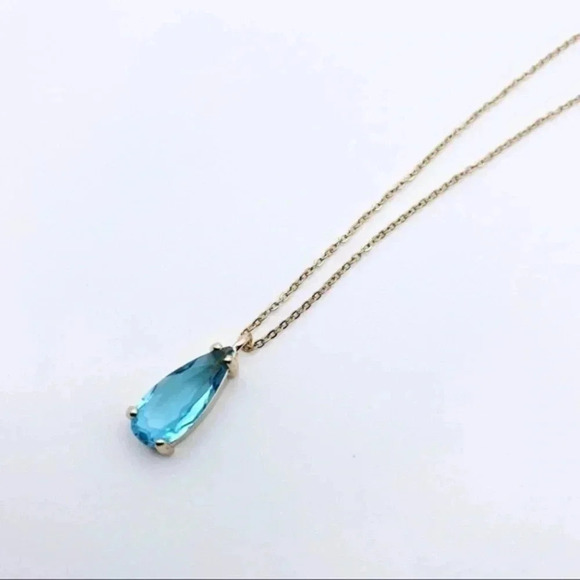Tear Drop Necklace | Cubic Zirconia Necklace | 18k Gold Plated - Picture 4 of 8